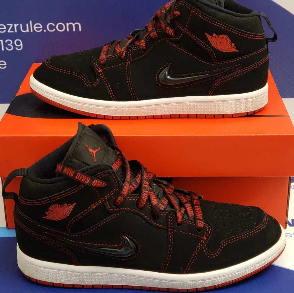 Air Jordan 1 Mid Fearless Kids Size 3y